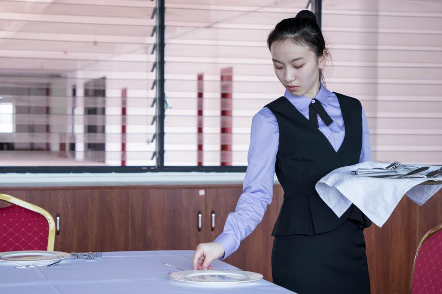 学院与书院协同育人 酒店管理专业服务技能大赛的成功实践与启示